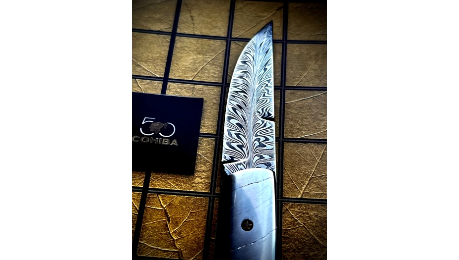 Couteau lame damas, gravé, univers du cigare Visuel 5