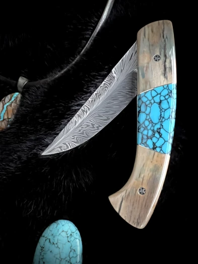 Couteau pièce unique esprit Amérindien en ivoire de Mammouth et Turquoise